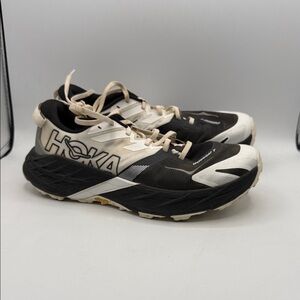 Hoka SPEEDGOAT 7 men’s 10 2E wide shoe Black and Cream Athletic Shoes s7